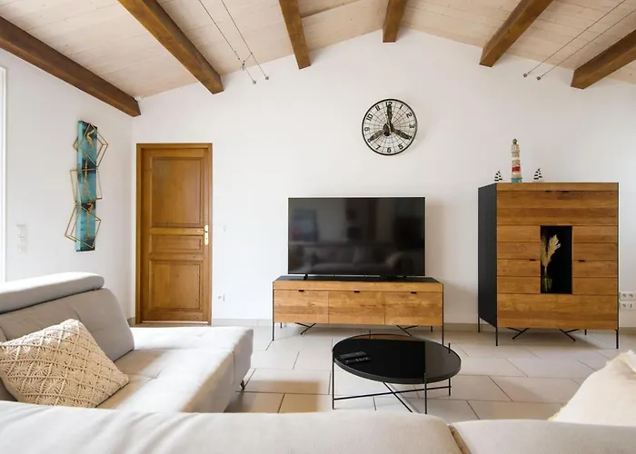 Morande Grande Maison Avec Piscine Chauffée Сasa de vacaciones Sainte-Marie-de-Ré