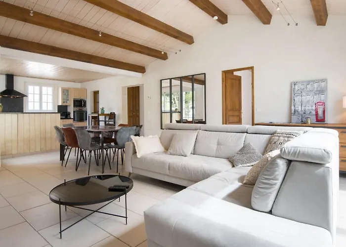 Morande Grande Maison Avec Piscine Chauffée Сasa de vacaciones