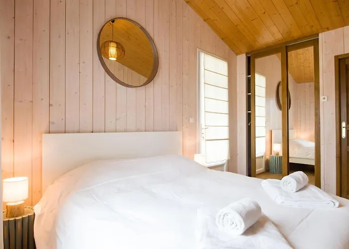 Morande Grande Maison Avec Piscine Chauffée Сasa de vacaciones