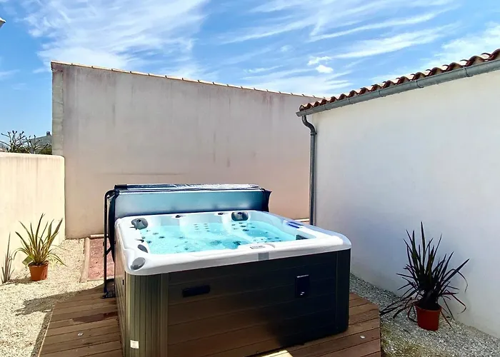 Morande Grande Maison Avec Piscine Chauffée Сasa de vacaciones Sainte-Marie-de-Ré